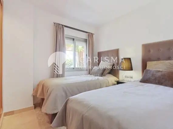 (15) Przestronny parterowy apartament przy polu golfowym