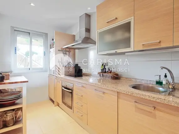 (17) Przestronny parterowy apartament przy polu golfowym