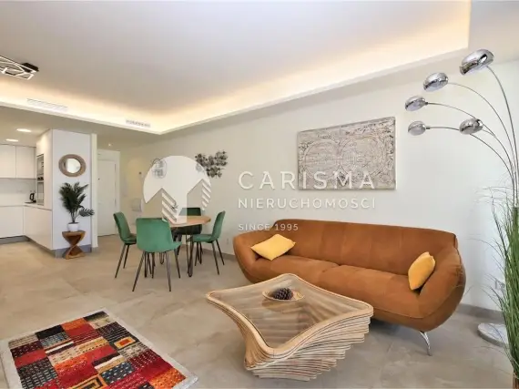 (8) Nowoczesny apartament w centrum miasta z basenem na dachu