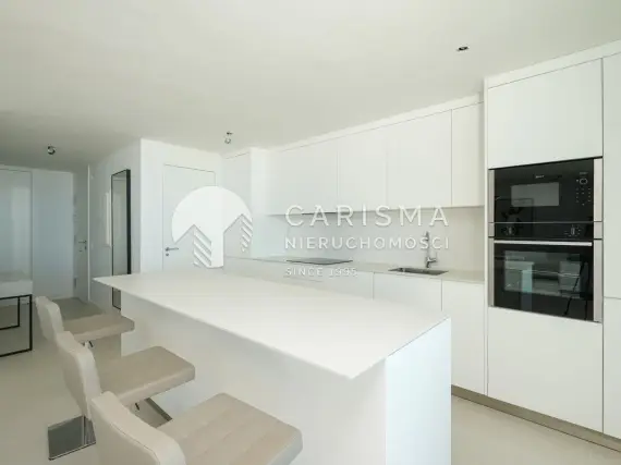 (14) Nowoczesny apartament z panoramicznym widokiem na morze