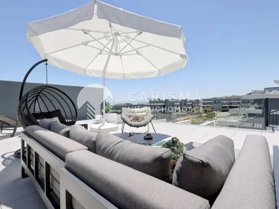 (21) Nowoczesny dwupoziomowy penthouse z panoramicznym widokiem na okolicę