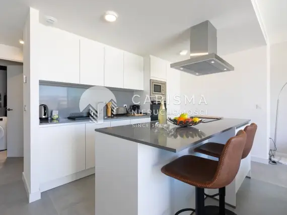 (9) Nowoczesny dwupoziomowy penthouse z panoramicznym widokiem na okolicę