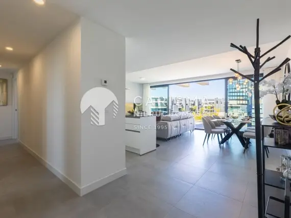 (11) Nowoczesny dwupoziomowy penthouse z panoramicznym widokiem na okolicę