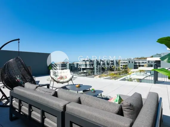 (22) Nowoczesny dwupoziomowy penthouse z panoramicznym widokiem na okolicę