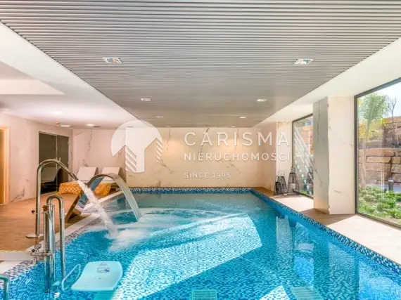 (29) Nowoczesny dwupoziomowy penthouse z panoramicznym widokiem na okolicę