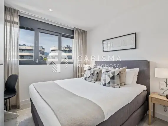 (19) Dwupoziomowy penthouse w prestiżowym kompleksie z panoramicznym widokiem