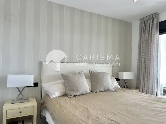 (13) Nowoczesny apartament w luksusowej dzielnicy z pięknym widokiem