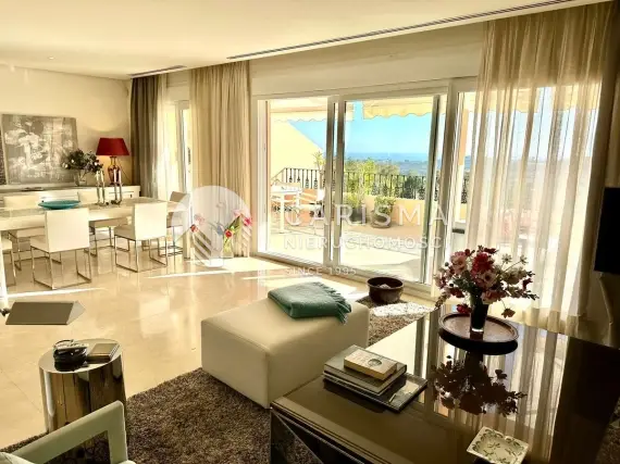 Dwupoziomowy penthouse w prestiżowym kompleksie 1