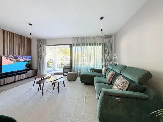 (8) Nowoczesny parterowy apartament w nowym budownictwie blisko plaży