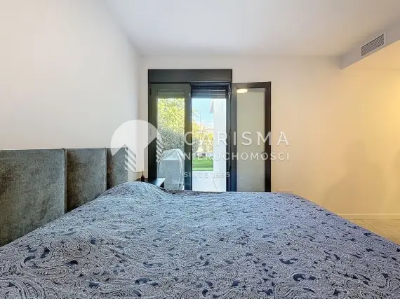 (18) Nowoczesny parterowy apartament w nowym budownictwie blisko plaży