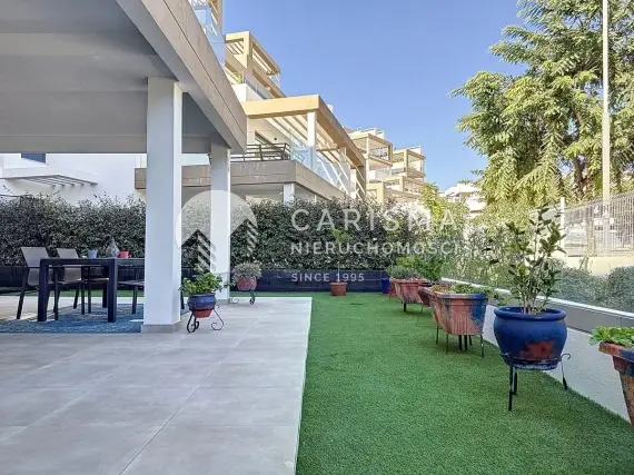 (40) Nowoczesny parterowy apartament w nowym budownictwie blisko plaży