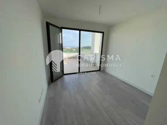 (7) Penthouse z widokiem na morze gotowy do umeblowania