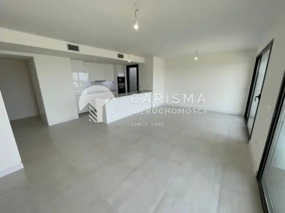 Penthouse z widokiem na morze gotowy do umeblowania 2
