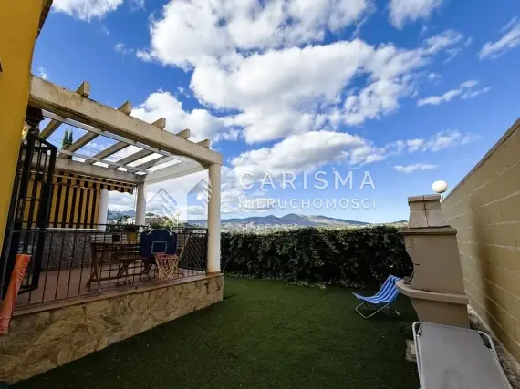 (5) Odremontowany bungalow na terenie zamkniętego osiedla w Calpe