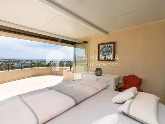 (24) Penthouse przy polu golfowym z widokiem na górę La Concha