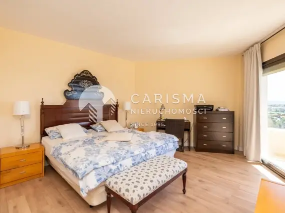 (27) Penthouse przy polu golfowym z widokiem na górę La Concha