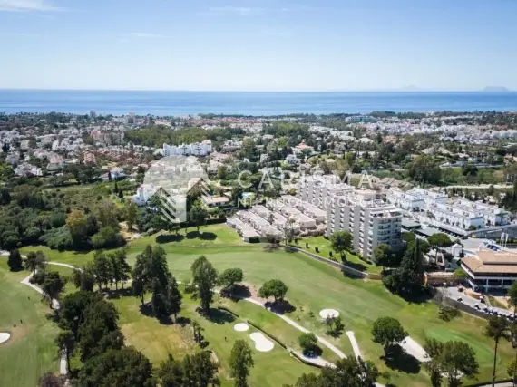 (29) Penthouse przy polu golfowym z widokiem na górę La Concha