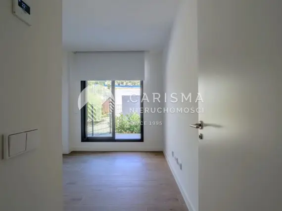 (17) Parterowy apartament w nowym budownictwie 5 min samochodem od plaży