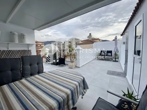 (29) Dwupoziomowy penthouse z  widokiem na góry 400 metrów od plaży