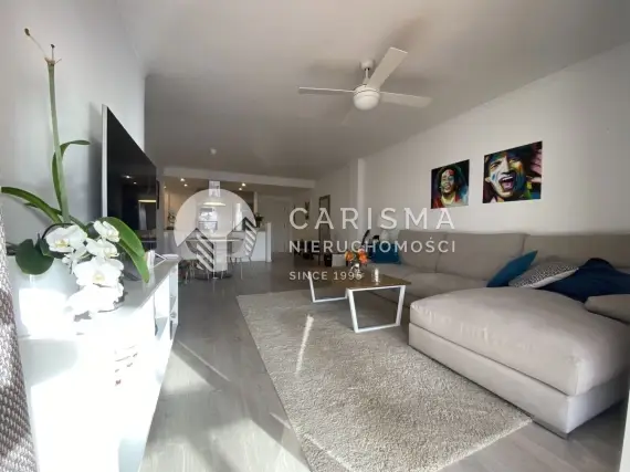 (5) Dwupoziomowy penthouse z  widokiem na góry 400 metrów od plaży