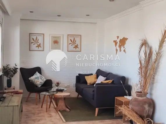 (7) Dwupoziomowy apartament z widokiem na morze i zamek w Denii