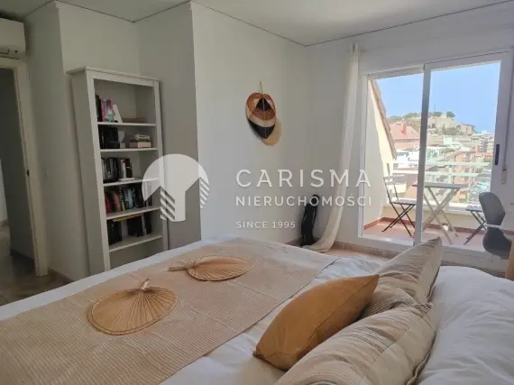 (9) Dwupoziomowy apartament z widokiem na morze i zamek w Denii