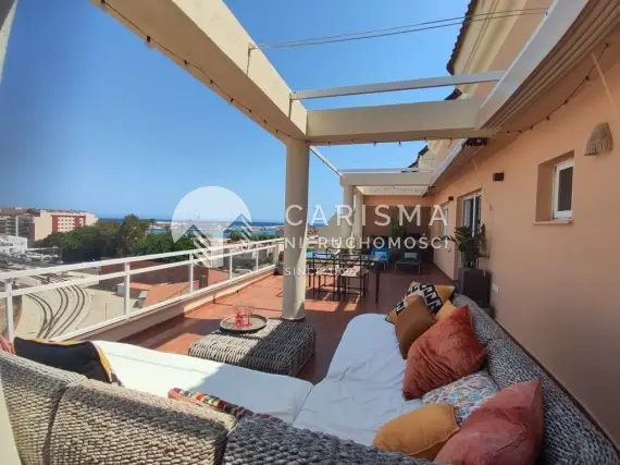 (19) Dwupoziomowy apartament z widokiem na morze i zamek w Denii