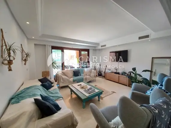 (5) Apartament w nadmorskim kompleksie z udogodnieniami