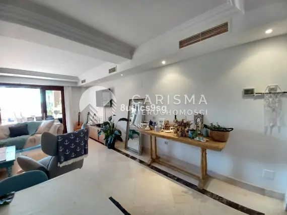 (7) Apartament w nadmorskim kompleksie z udogodnieniami