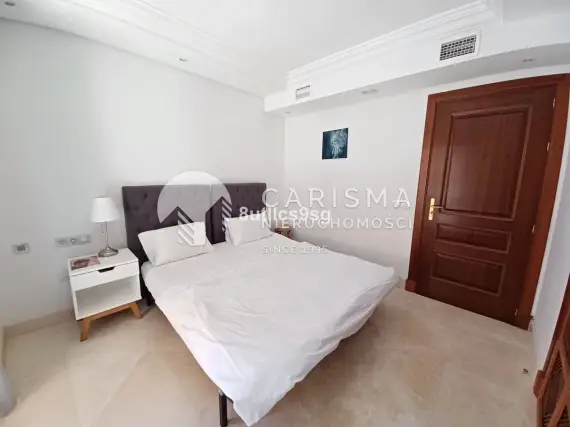 (10) Apartament w nadmorskim kompleksie z udogodnieniami