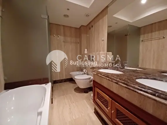 (19) Apartament w nadmorskim kompleksie z udogodnieniami