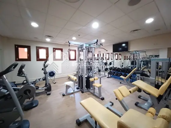 (40) Apartament w nadmorskim kompleksie z udogodnieniami