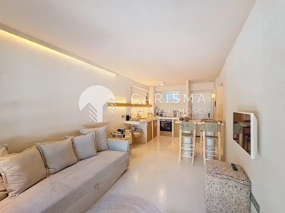 (4) Apartament w unikalnej lokalizacji starego miasta w pierwszej linii plaży