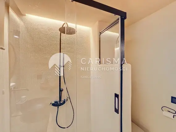 (15) Apartament w unikalnej lokalizacji starego miasta w pierwszej linii plaży