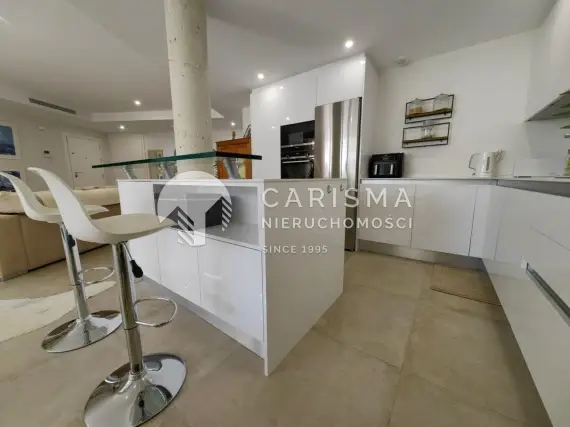 (11) Parterowy apartament w nowoczesnym kompleksie 5 minut od plaży