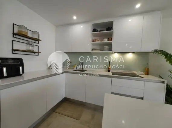 (14) Parterowy apartament w nowoczesnym kompleksie 5 minut od plaży