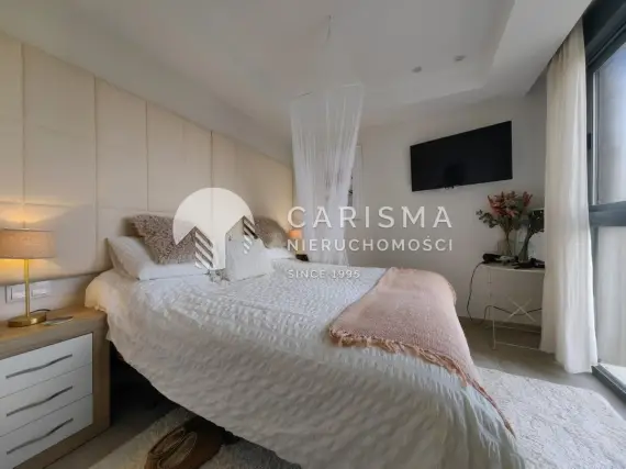 (22) Parterowy apartament w nowoczesnym kompleksie 5 minut od plaży