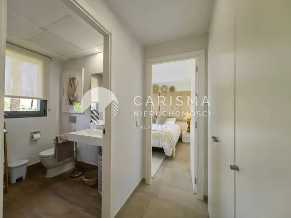 (25) Parterowy apartament w nowoczesnym kompleksie 5 minut od plaży