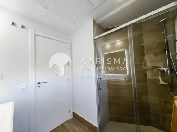 (27) Parterowy apartament w nowoczesnym kompleksie 5 minut od plaży