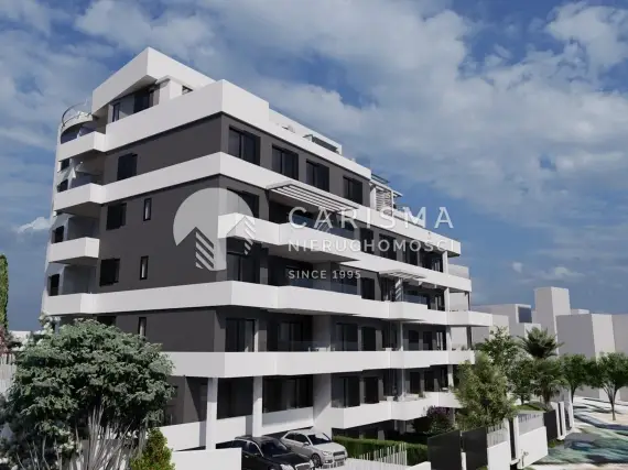(6) Ostatni apartament na sprzedaż tylko 400 m od plaży i portu w Esteponie na Costa del Sol