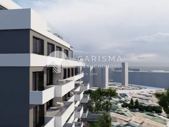 (8) Ostatni apartament na sprzedaż tylko 400 m od plaży i portu w Esteponie na Costa del Sol