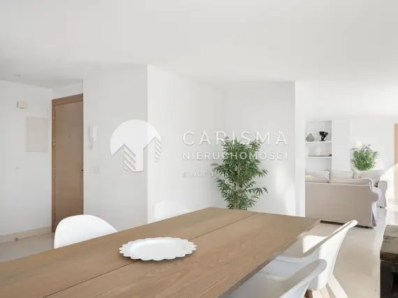 (12) Luksusowy penthouse w centrum Estepony z widokiem na morze