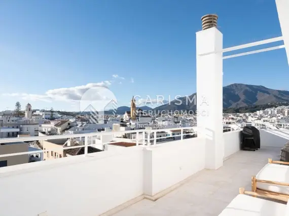 (15) Luksusowy penthouse w centrum Estepony z widokiem na morze