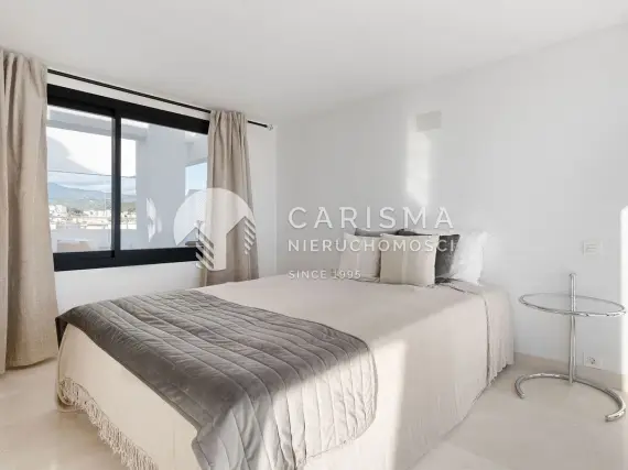 (16) Luksusowy penthouse w centrum Estepony z widokiem na morze