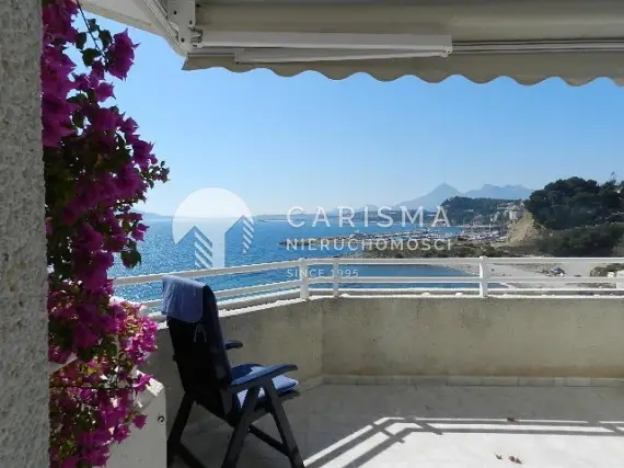 Apartament w pierwszej linii w Mascarat 1