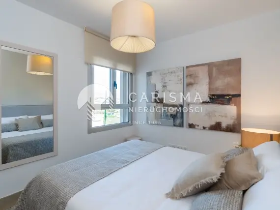 (26) Ostatni penthouse w tej inwestycji, przy polach golfowych, Estepona
