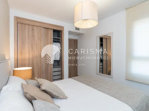 (27) Ostatni penthouse w tej inwestycji, przy polach golfowych, Estepona