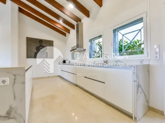 (24) Wyjątkowa willa w Altea na Costa Blanca