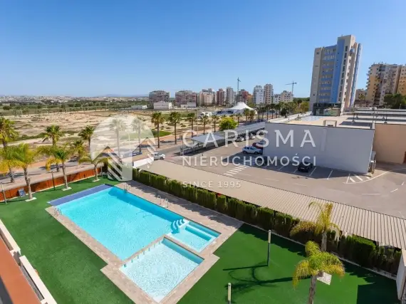 Apartament z dużym balkonem i wspólnym basenem w Guardamar del Segura 2