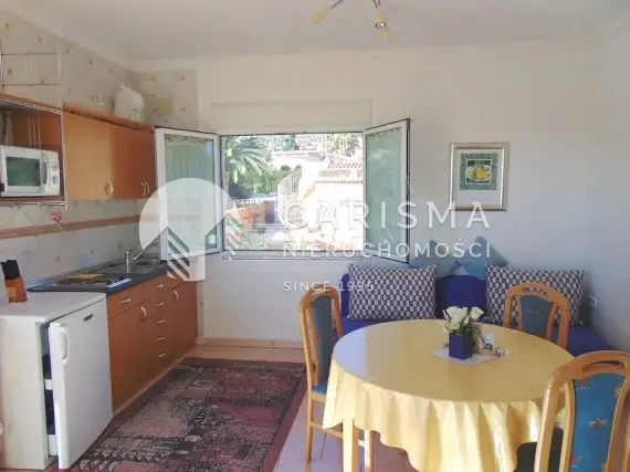 (16) Willa z widokiem na morze blisko miasta w Calpe